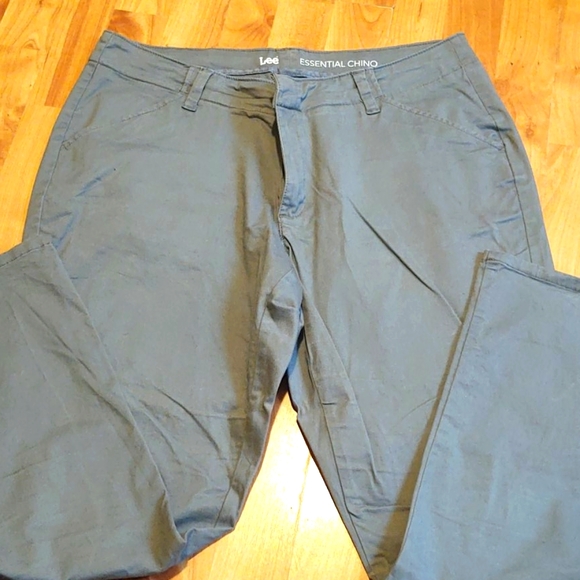 Lee Pants - Lee Essential Chino